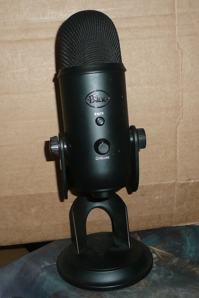 Logitech Blue Yeti Stereo USB Stream Microphone Multi-Pattern Condenser - BLACK