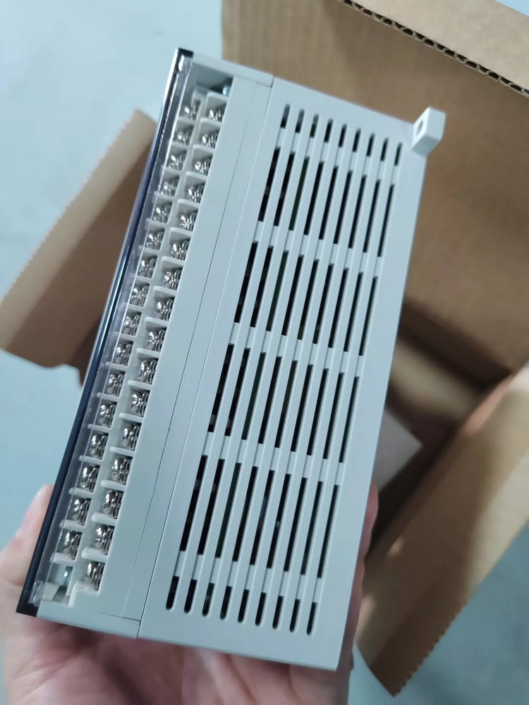 1pcs Xinje XC3-42T-E Programmable Controller