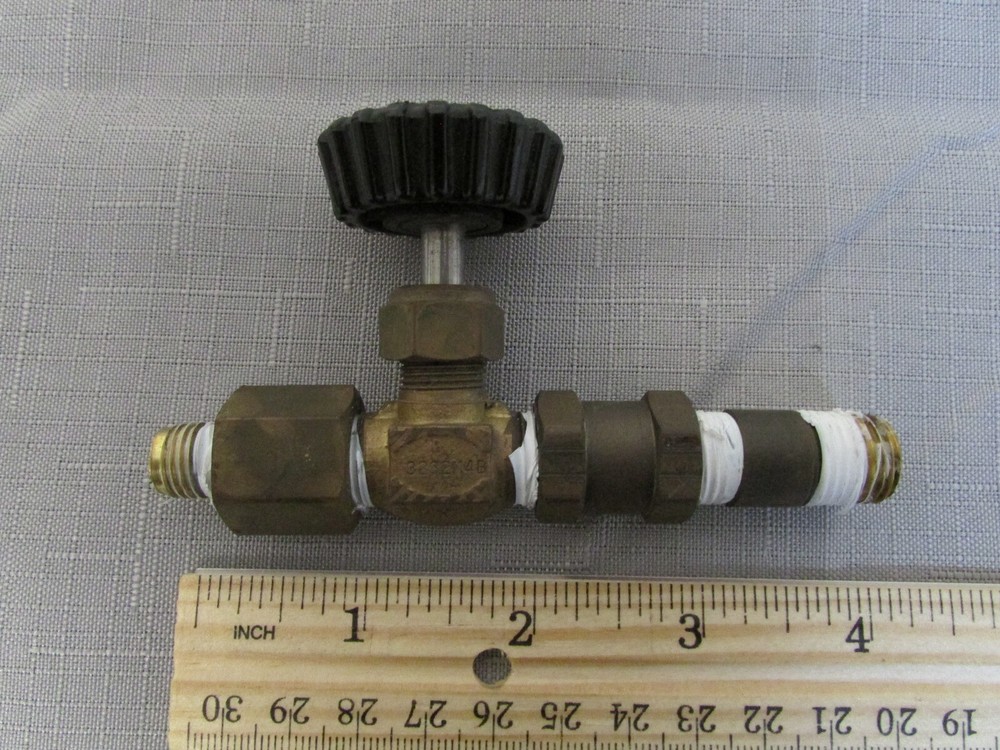 HOKE 3232M4B 3000PSI Manual Brass Needle Valve With Reducer