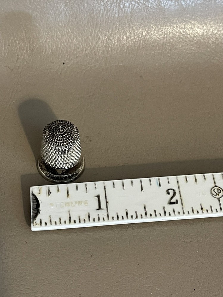 Vintage Sterling Silver Thimble #8 (K32)