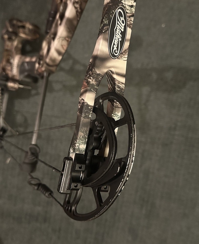 Mathews Z3 Fully Loaded Compound Bow 28” 60lb