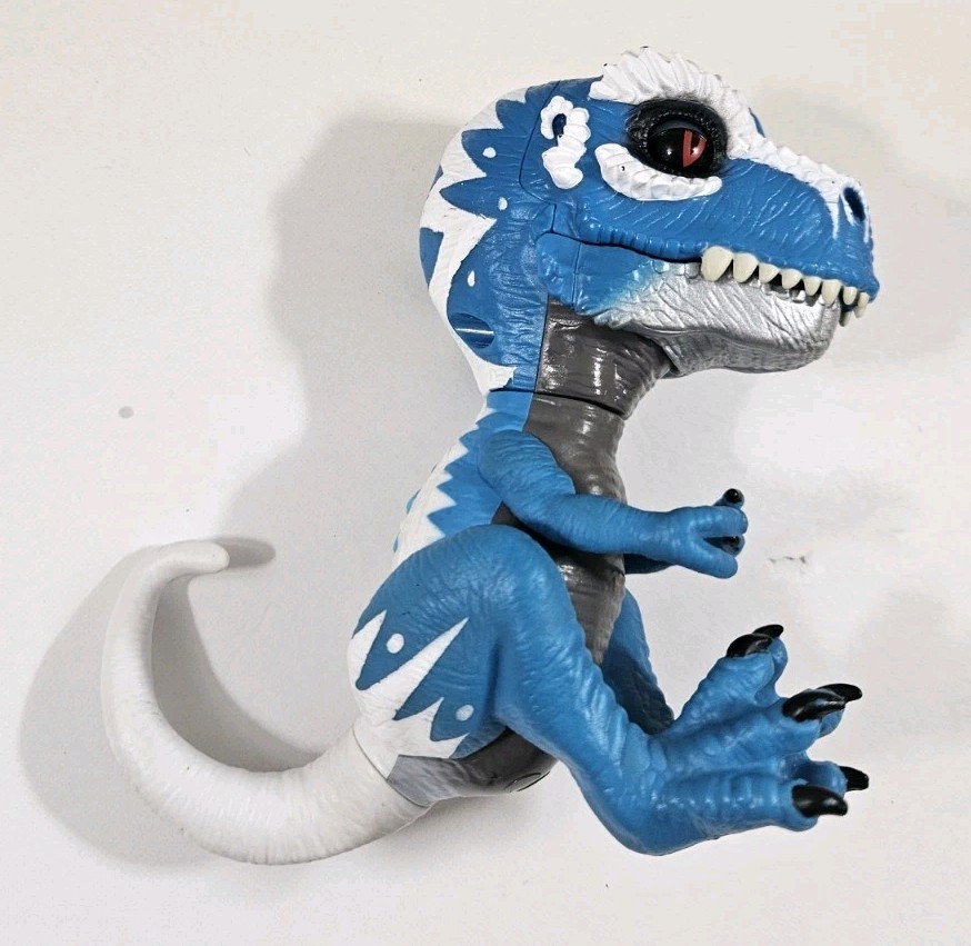Untamed T-Rex Fingerlings - IRONJAW Blue - Interactive Dinosaur 2017 - Working