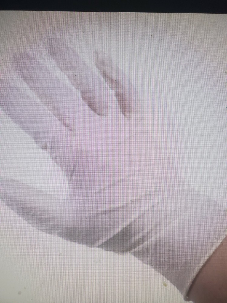 VINYL GLOVES LIGHTLY POWDERED  DISPOSABLE 1000 PER CASE  100 PER BOX  MEDIUM