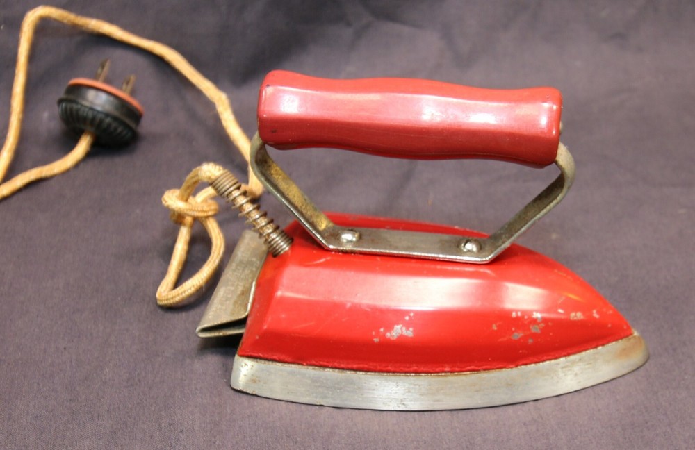 Antique Electric Travel Iron Samson Panelmatic Jr. c1940's Red