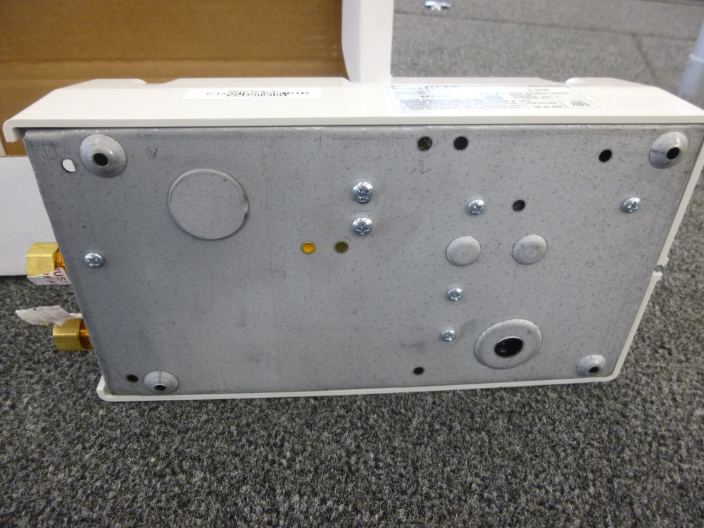 CHEAP EEMAX SPEX35 FLOW CO. ELECTRIC TANKLESS WATER HEATER 3.5KW @ 220V