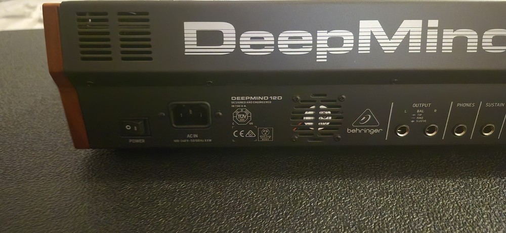 Behringer DeepMind 12D Polyphonic Analog Desktop Synthesizer Module .new