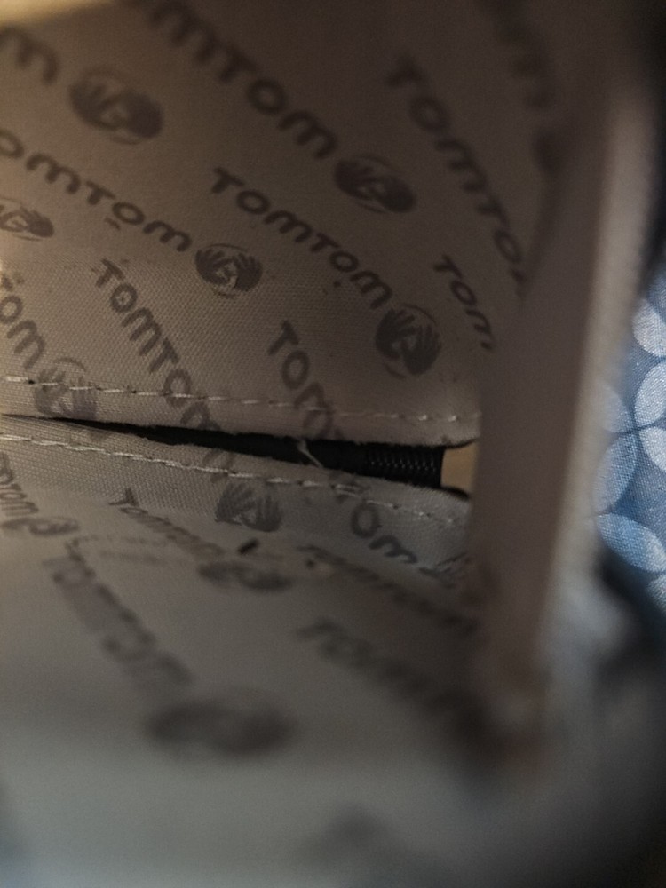 TOMTOM XL GPS UNIT N14644 Untested