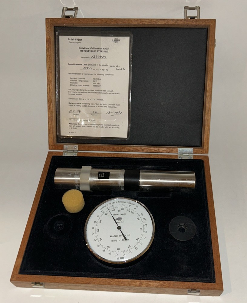 UNTESTED Bruel & Kjaer Pistonphone Type 4220