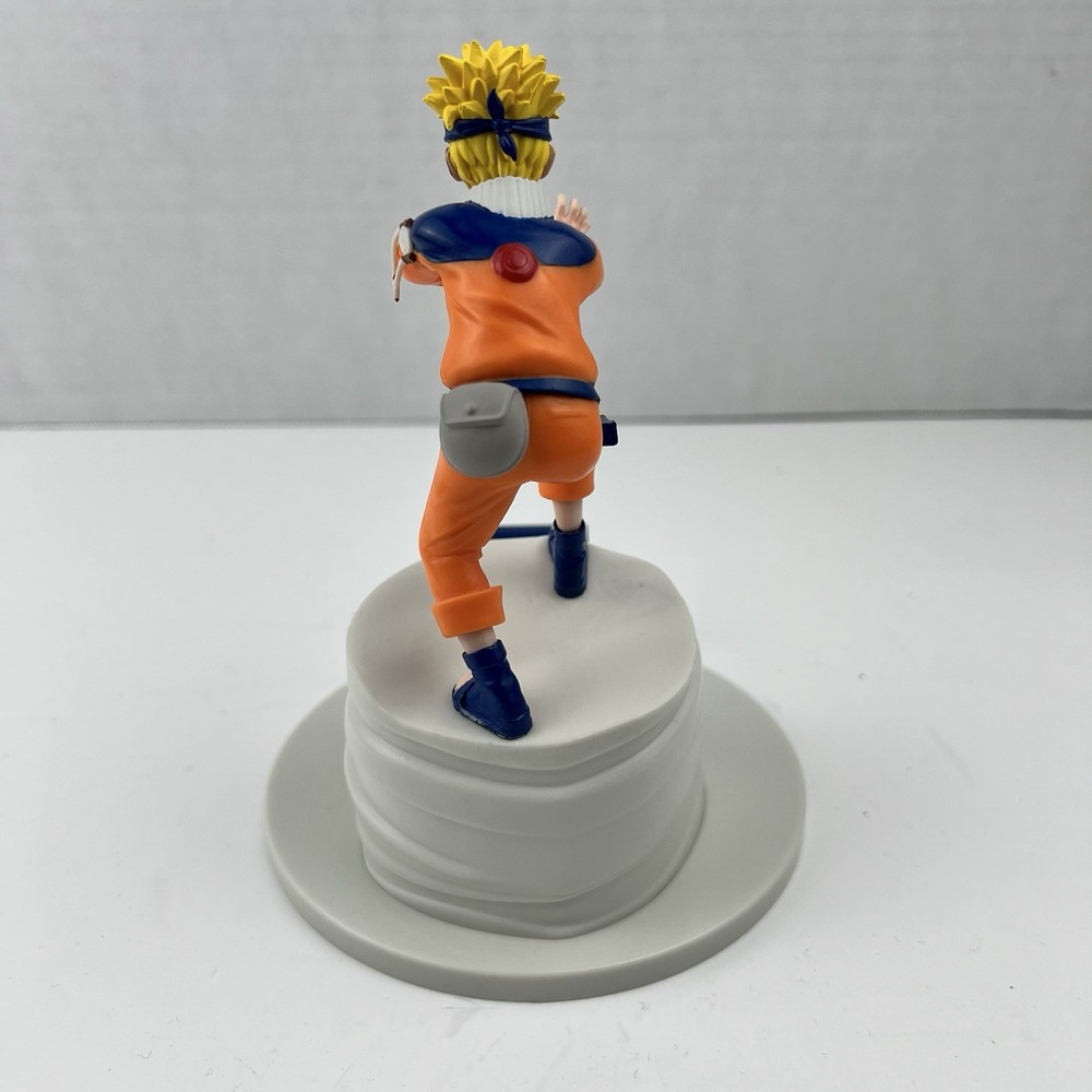 Vintage Naruto Gaming Controller Stand Great Condition