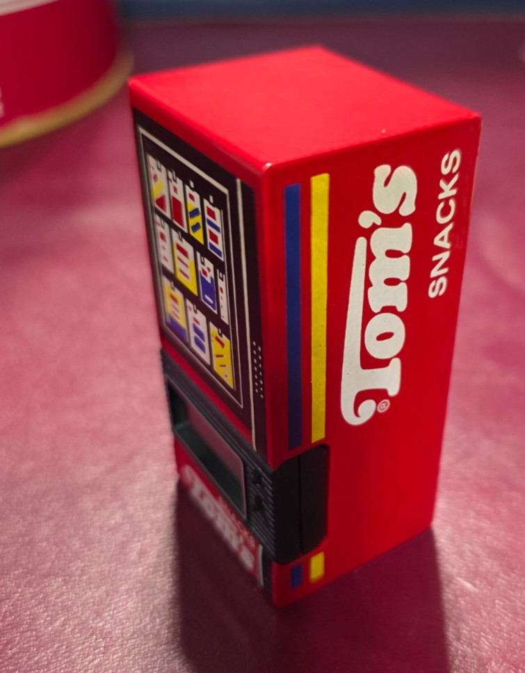 Tom's Snacks Clock Vending machine miniature Advertisement Needs battery