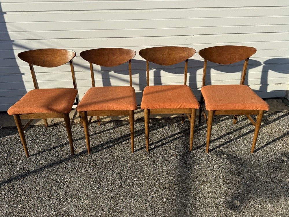 Set of 4 Mid-Century Modern Walnut Shell Back Dining Chairs