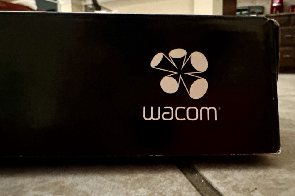 Wacom Intuos Pro Medium Digital Graphic Drawing Tablet - Black