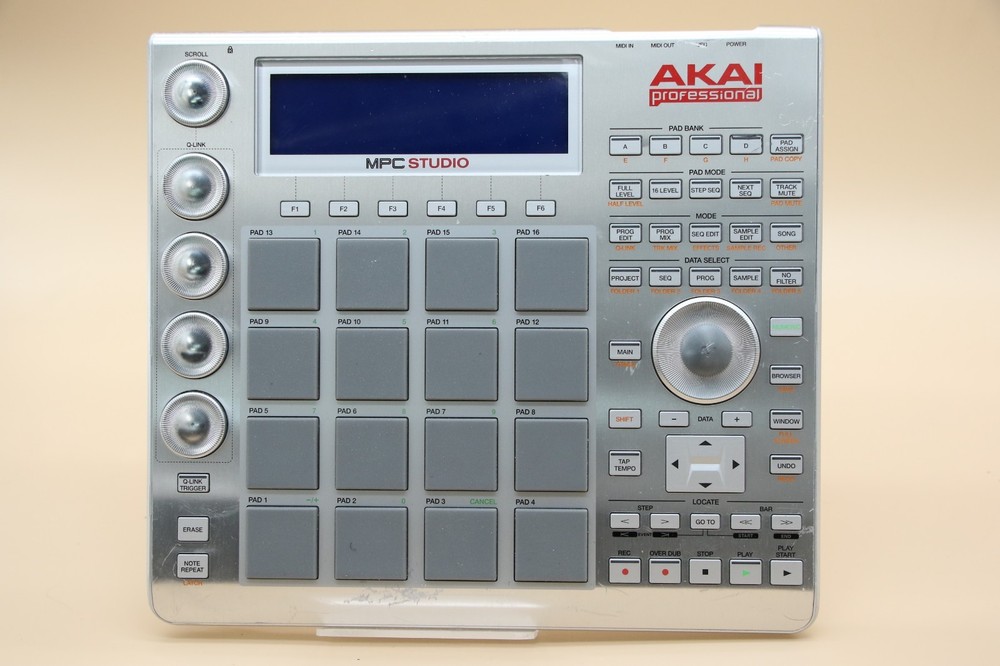 Akai Professional MPC Studio Music Production Controller - Silver