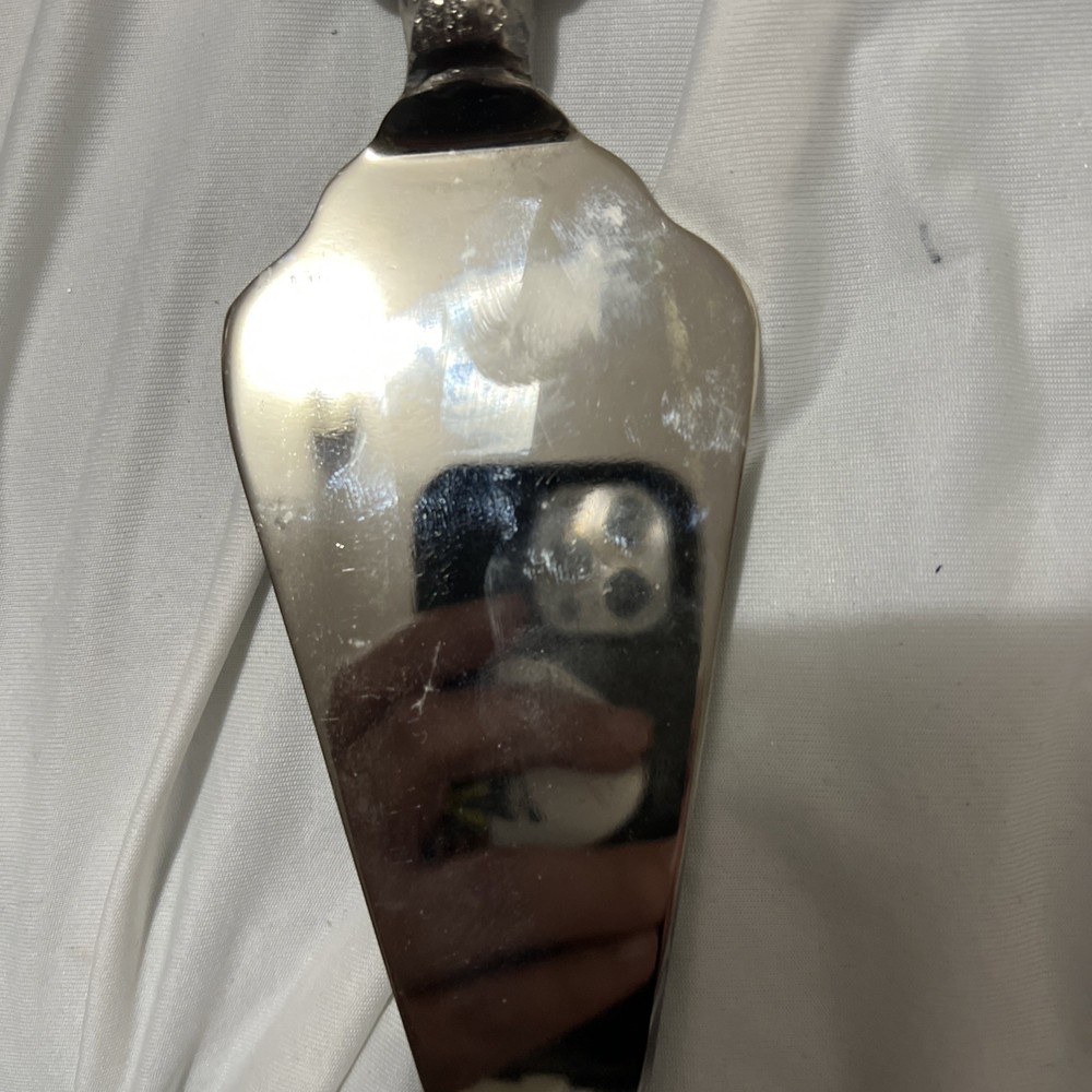 bee and flower pie knife