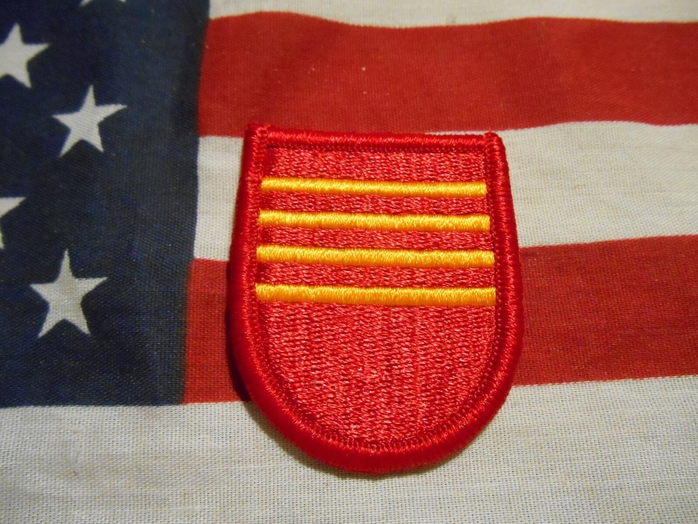 319th FA Field Artillery 4th Bn Airborne Beret Flash Patch