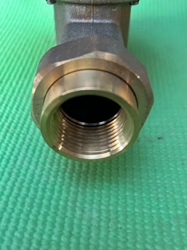 Watts Water Pressure Reducing Valve - Threaded 1LFU5B-LP-Z3