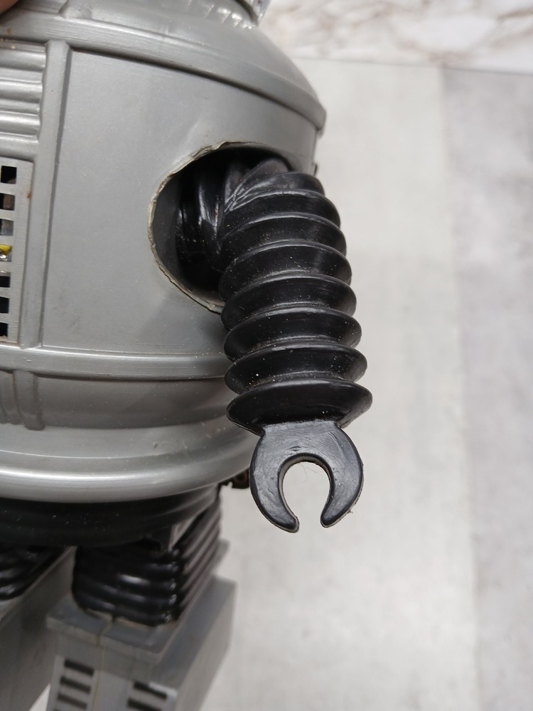 AHI Lost In Space Robot 1977 (Non-Working) Corrosion, Missing Battery Plate