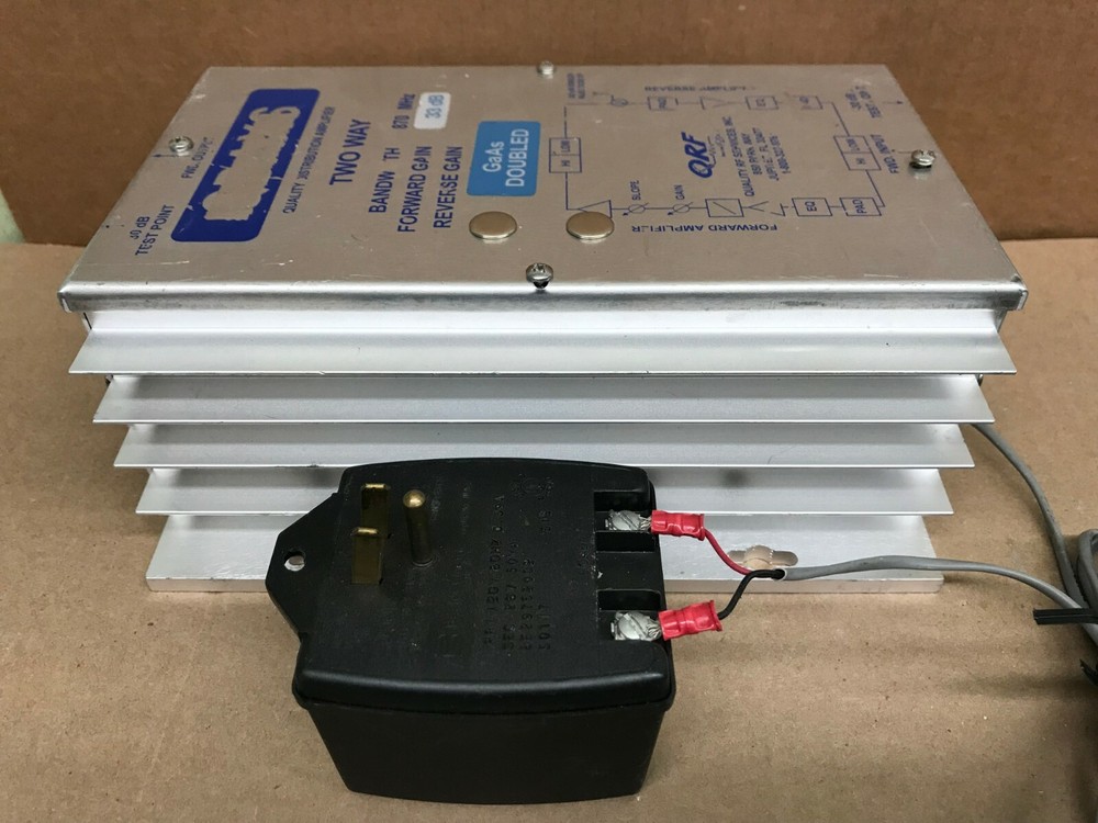 QDAX TWO WAY RF AMPLIFIER BANDWIDTH 860 MHZ 33dB With AC Adapter