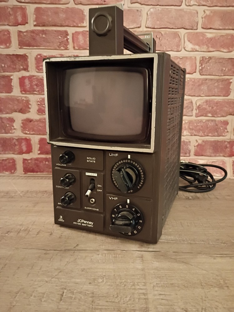 JCPenney Model 685 B/W TV