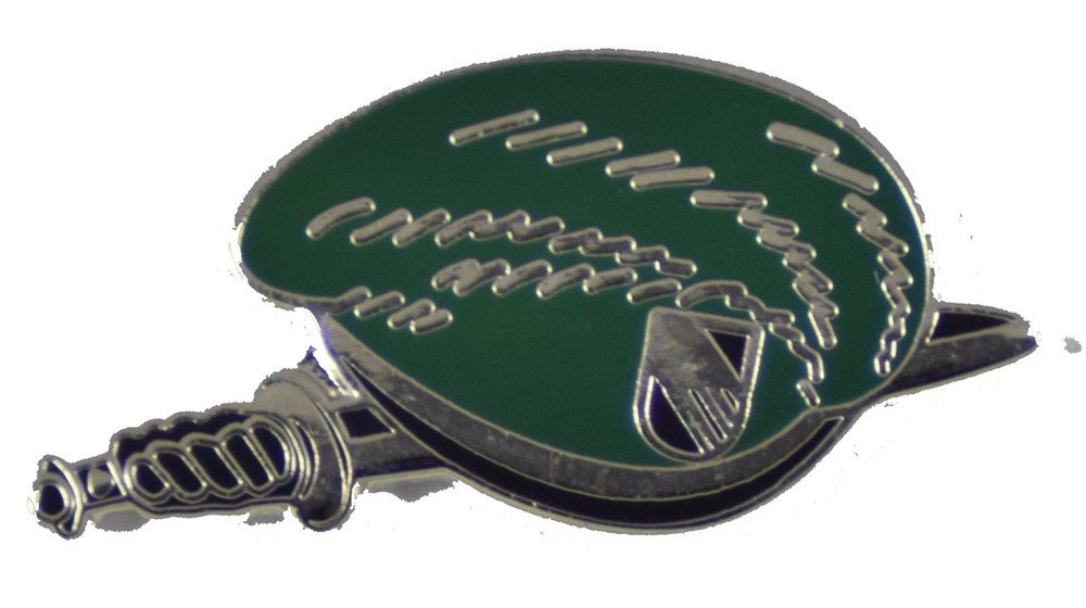 GREEN BERET HAT PIN