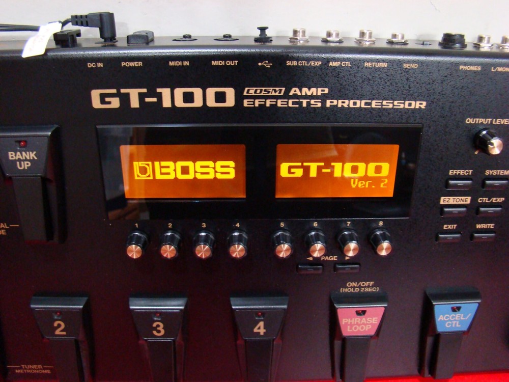 BOSS GT-100 Multi-Effects Guitar Effect Pedal COSM AMP EFFECTS PROCESSOR TESTED