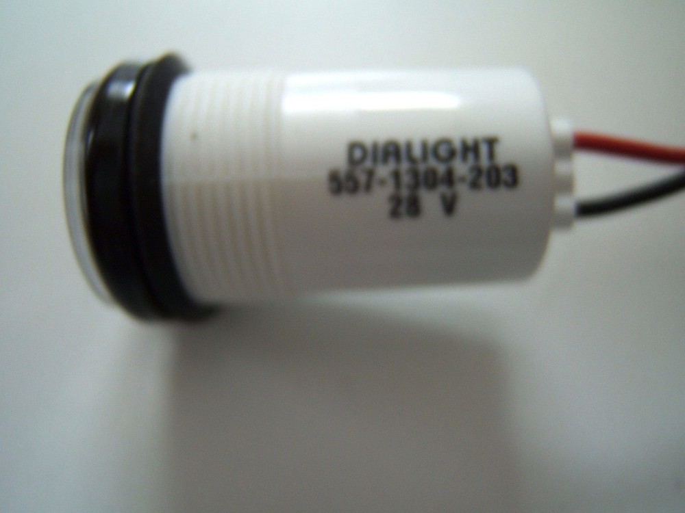 DIALIGHT PANEL LIGHT INDICATOR. 2 PCS 557-1304-203. 28V 'YELLOW' NOS NEW.
