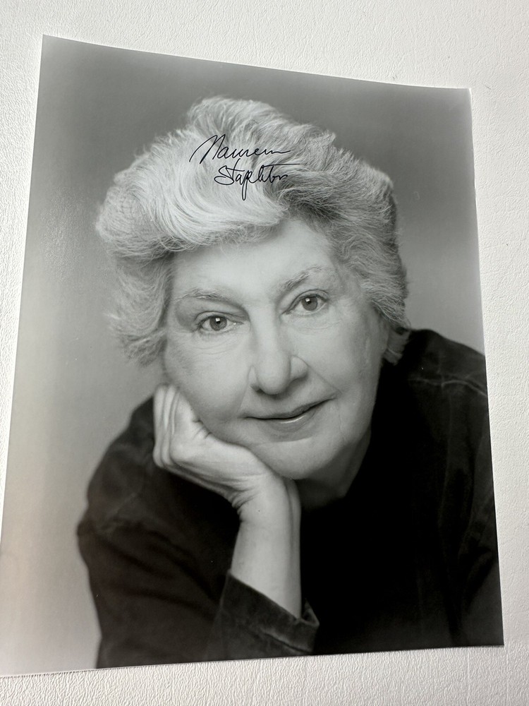 Cocoon MAUREEN STAPLETON signed AUTOGRAPH EUC