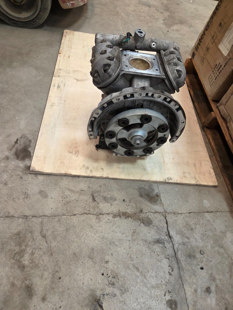 Thermo King compressor