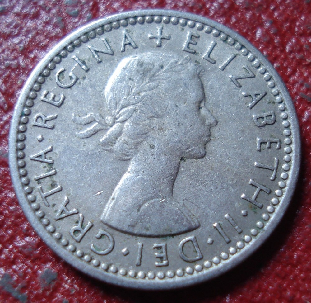 1958 BRITISH SIX PENCE IN VF-EF CONDITION