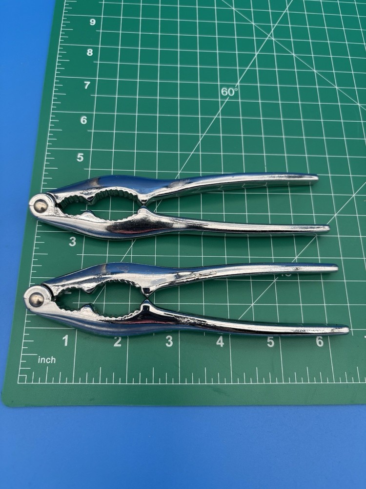 Rompinoci Nutcracker 2 Count Vintage Open Box