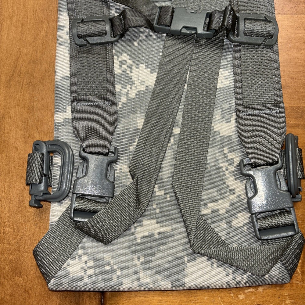 USGI Molle II Hydration System Carrier ACU Pattern No Bladder Never Used New