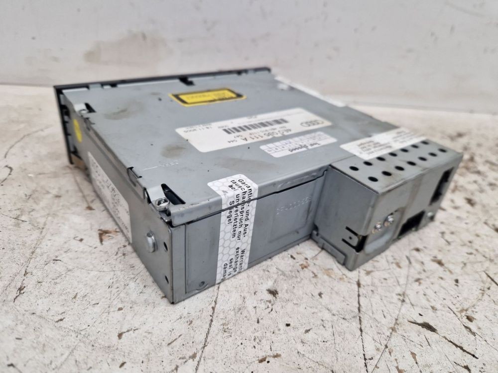 CD Changer 6x Compartment Fits for Audi A6 (4F2) 2.4 4E0035111A