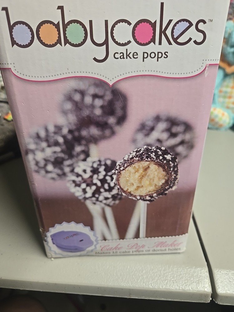 Babycakes Cake Pop Maker / Donut Maker