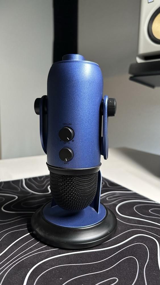 Logitech for Creators Blue Yeti USB Microphone + Pop Filter
