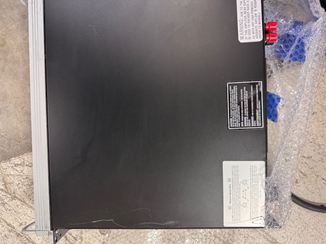 Crown Macro-Tech 2402 Power Amplifer *pre owned