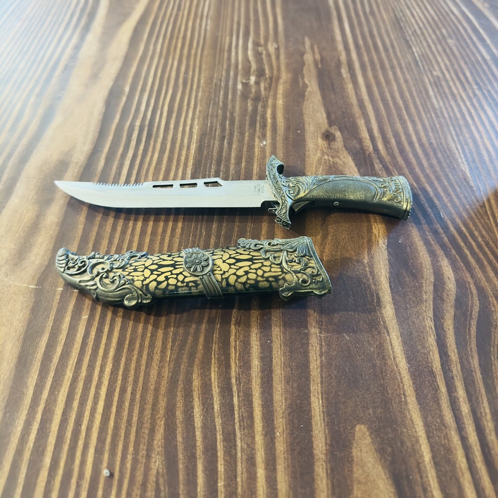 11 Inch Knife With Decorative Sheath