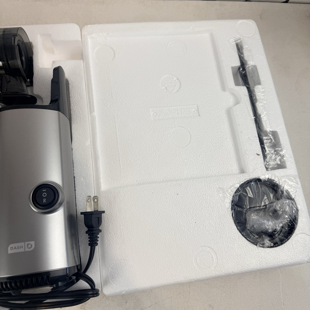 Dash Deluxe Compact Cold Press Power Slow Masticating Juicer Extractor