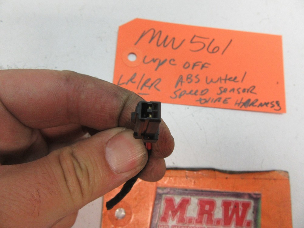 WIRE PLUG CONNECTOR OFF REAR ABS WIRE WHEEL SPEED SENSOR HARNESS RIGHT LEFT BACK