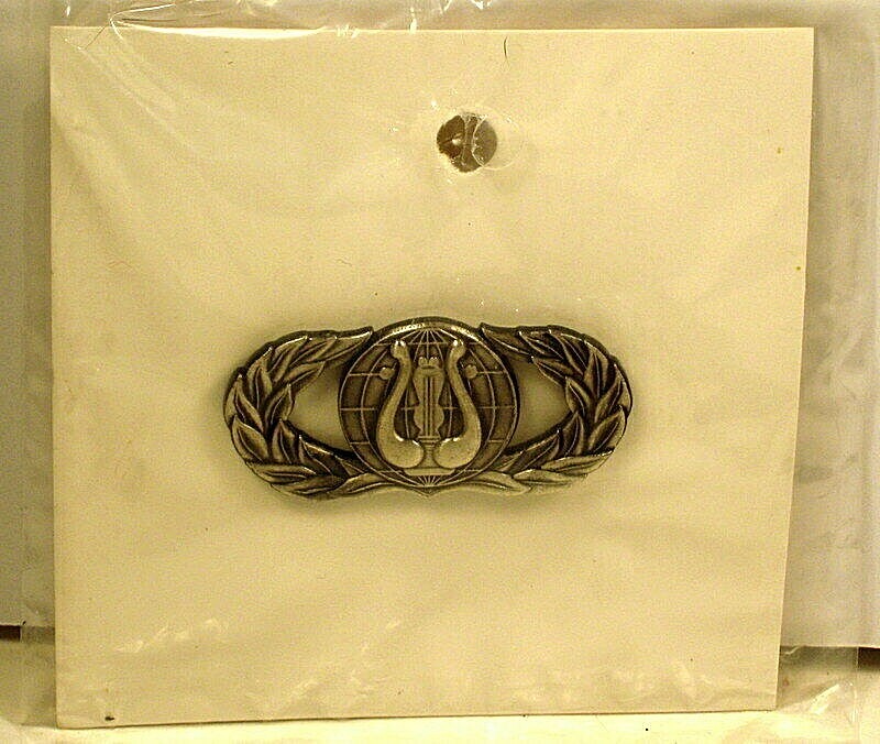 USAF Air Force Basic Band Oxidize Large Badge Pin Insignia