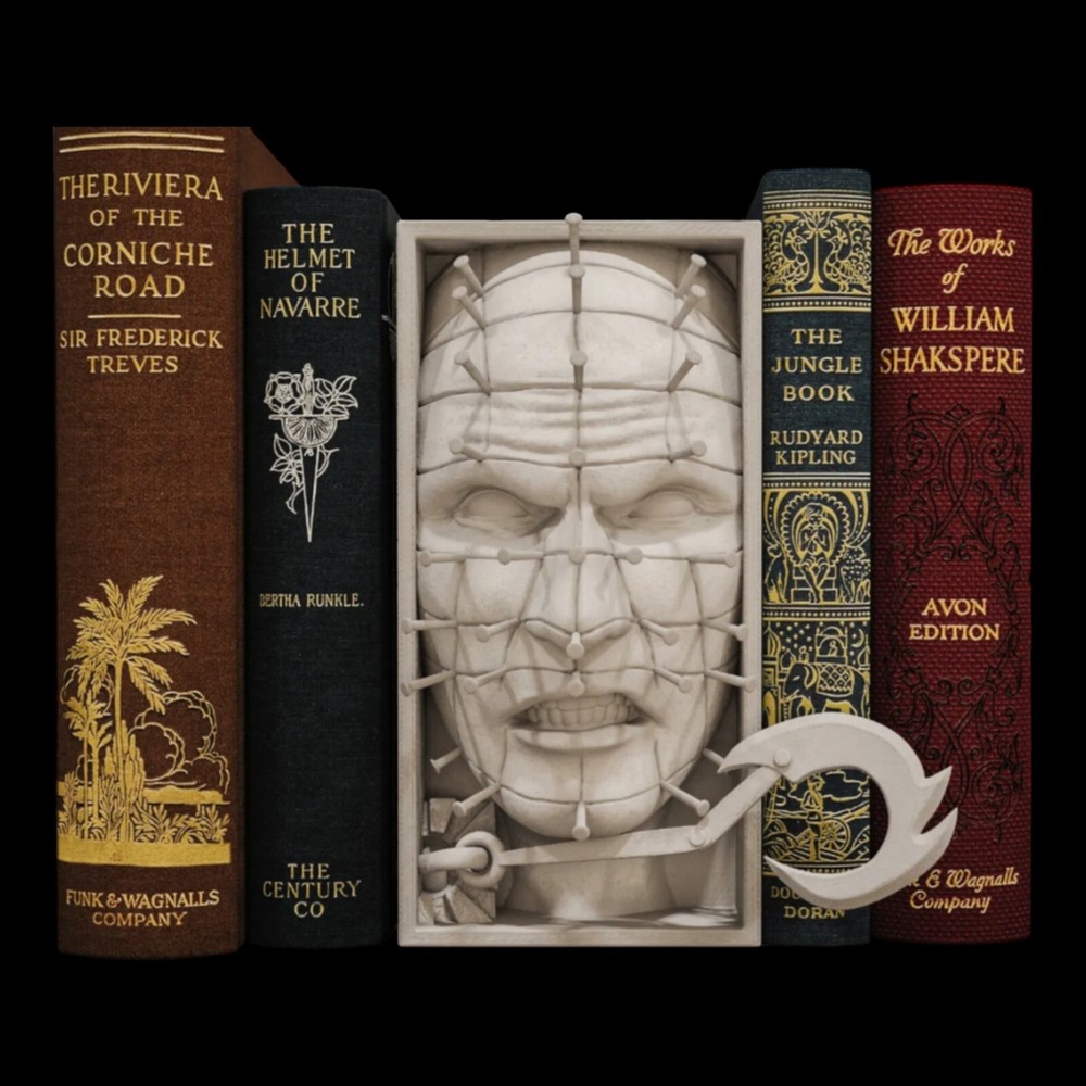 Hellraiser Pinhead-Inspired 3D-Printed Book Nook