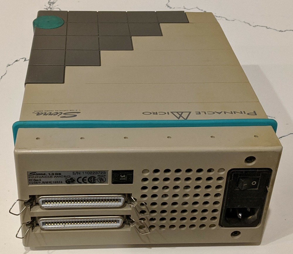 Pinnacle Micro Sierra 1.3GB External SCSI Optical Disk Drive