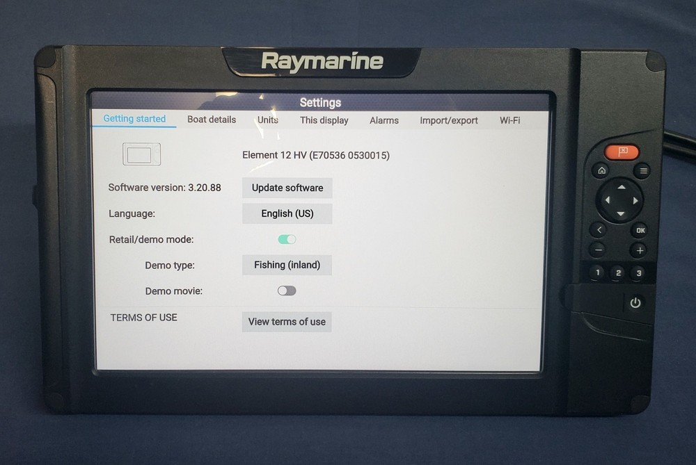 Raymarine Element 12 Chartplotter Fishfinder E70536 w/Lighthouse Premium Charts!