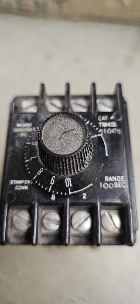 REGENT CONTROLS SOLID STATE TIMER TM401 D100S