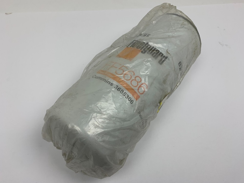 NOS Fleetguard FF5686 Fuel Filter