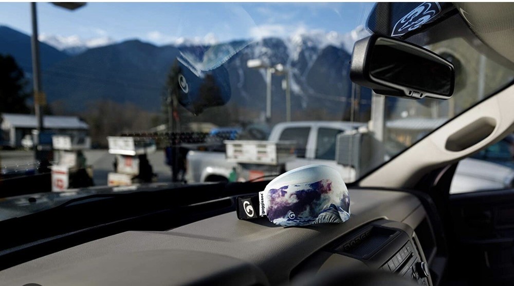 Ski and Snowboad goggle soc. Microfiber cover to protect googles.