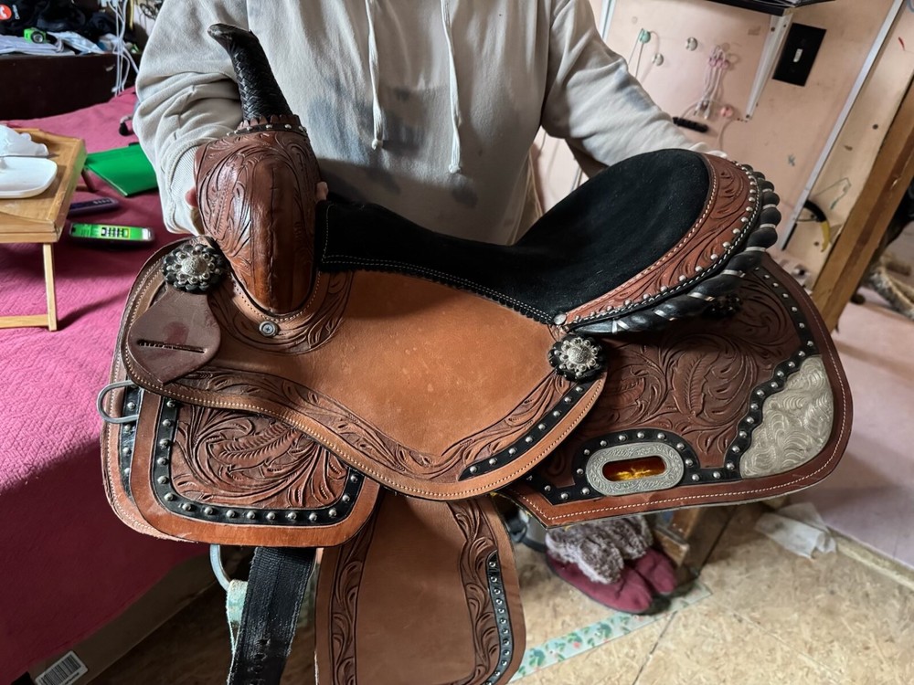 barrel saddle 15.5 used