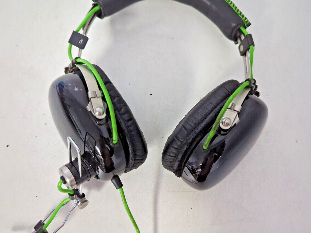 RAZER WIRELESS HEADPHONES - FULLY FUNCTIONAL