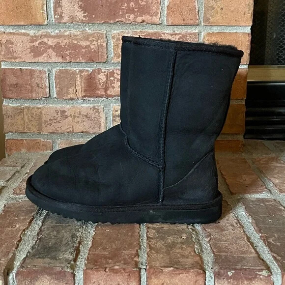 UGG Classic Short Black Boots, Size 5