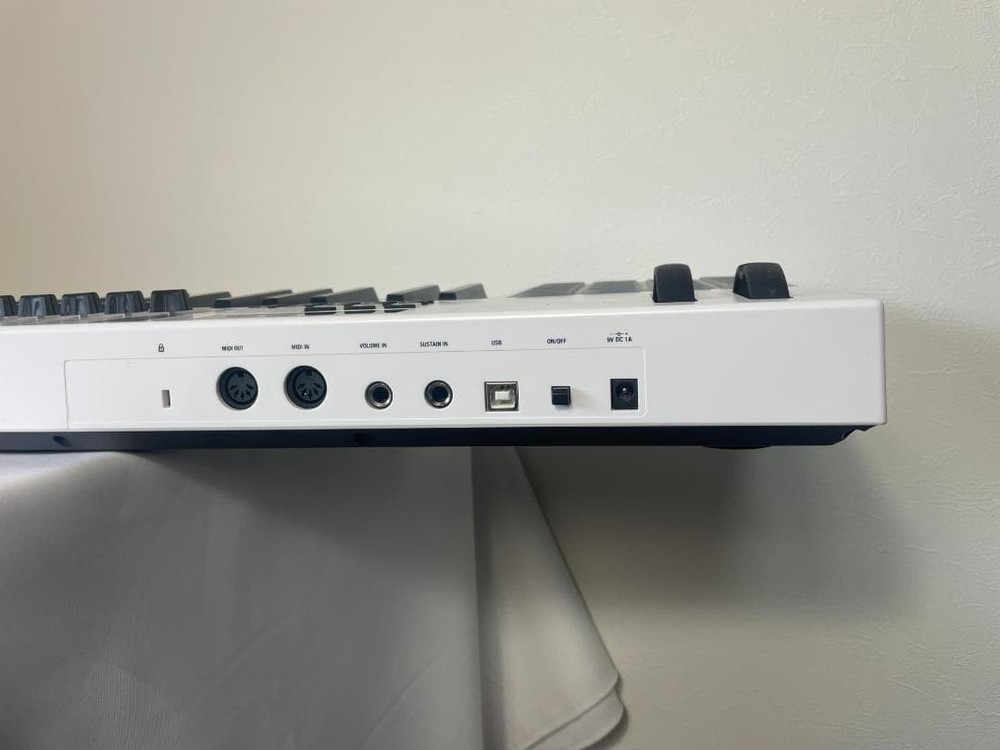 M-AUDIO CODE 61 MIDI Keyboard Controller 61-Key