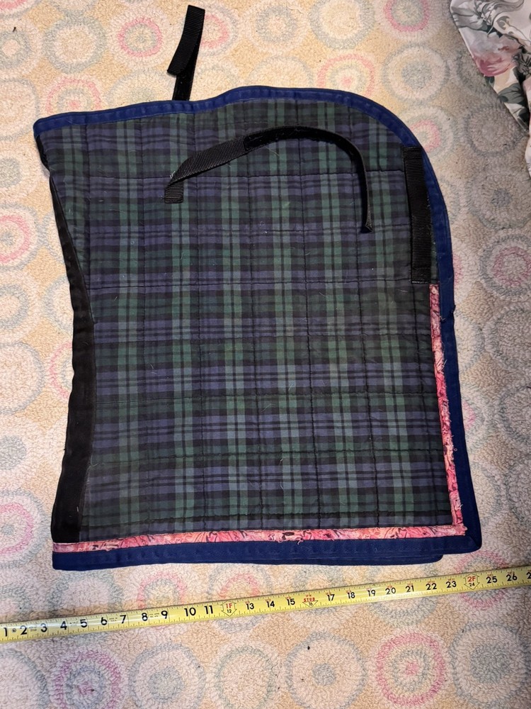 4 saddle pads in this bundle- multiple brands.